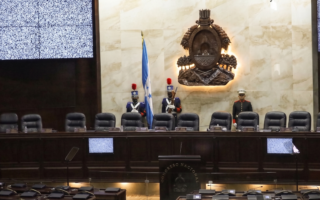 Diputado propone ley para estudiar si se necesita otra ley sobre las leyes que no se cumplen