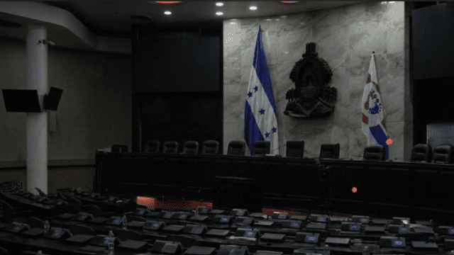 Congreso Nacional suspende sesiones por el Mundial; nadie nota la diferencia