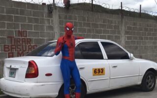 Hombre Araña se declara en contra de InDriver y a favor de los taxistas